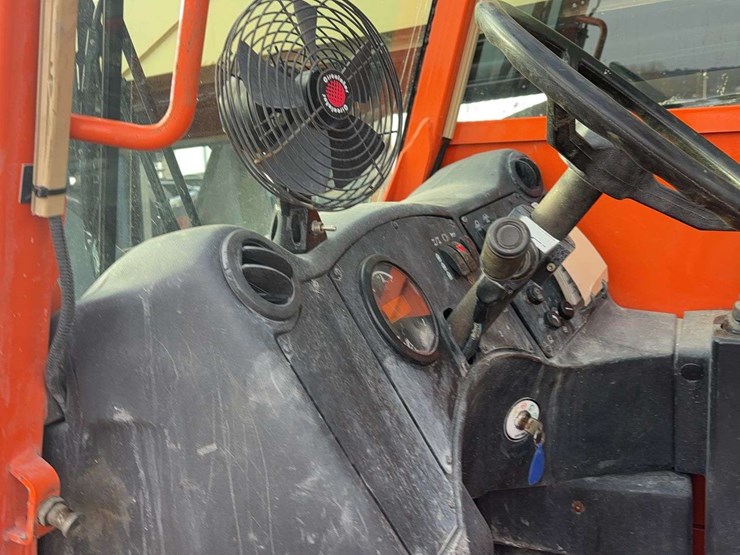 2015-jlg-g10-55a-image-36