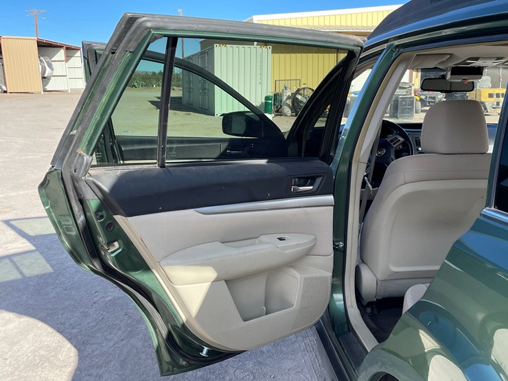 #8-•-2014-subaru-legacy-wagon-(nm-title-in-delay)-image-60