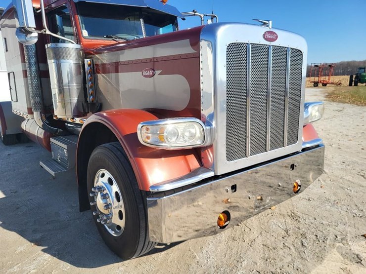 peterbilt-389-image-52