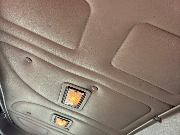 #1572-•-ih-day-cab-image-8