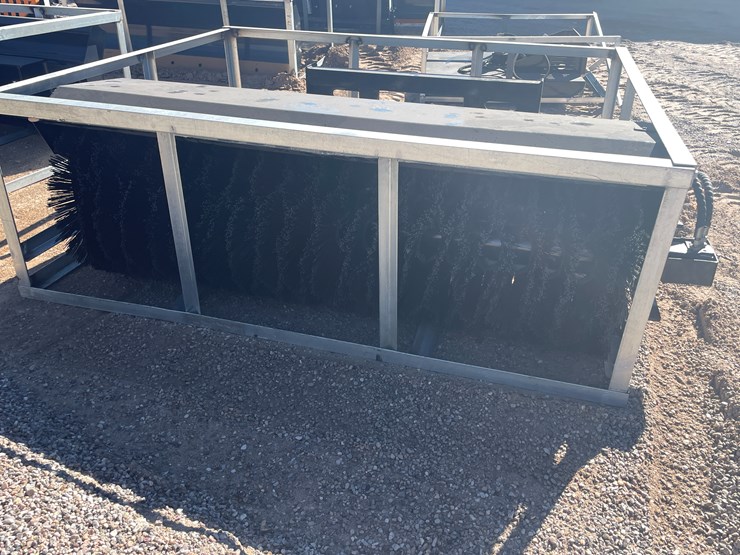 #253-•-bobcat-manual-angled-sweeper-image-3