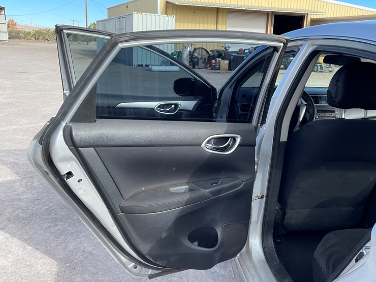 #4-•-2013-nissan-sentra-(has-nm-title)-image-58