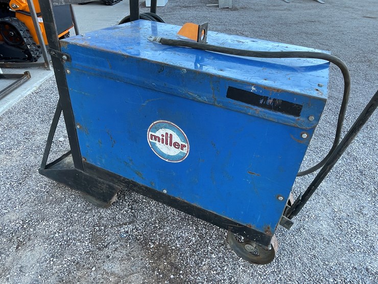 #125-•-3-phase-miller-welder-power-supply-image-10