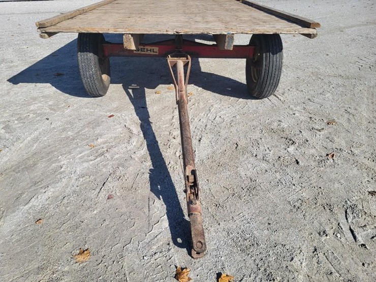 hay-wagon-w/running-gear-image-29