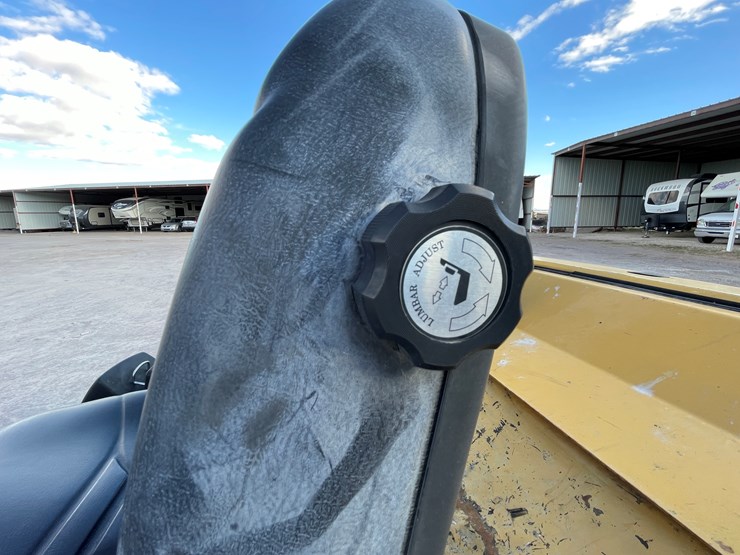 #15-•-2015-cat-forklift-image-65