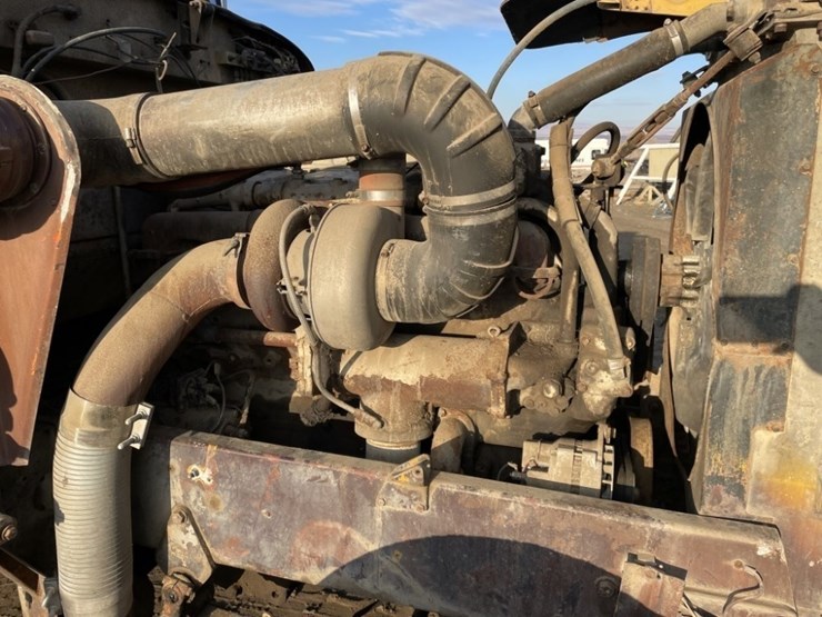 peterbilt-358-image-21