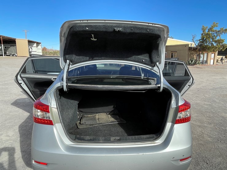 #4-•-2013-nissan-sentra-(has-nm-title)-image-61