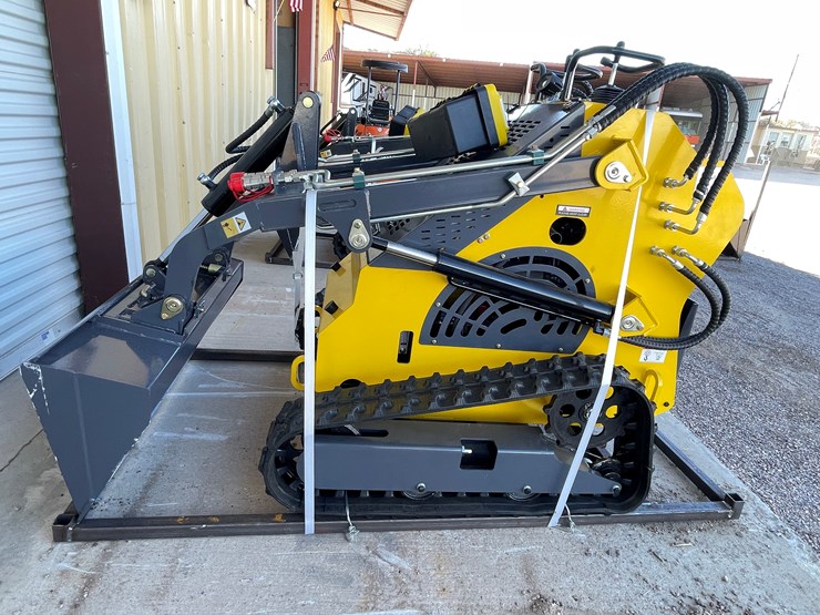 #223-•-mini-skid-steer-loader-image-8