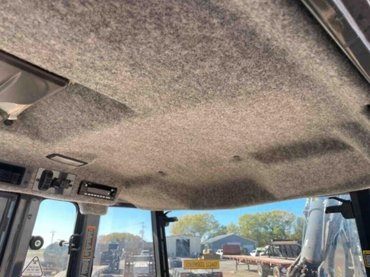 2024-deere-320-p-tier-image-21