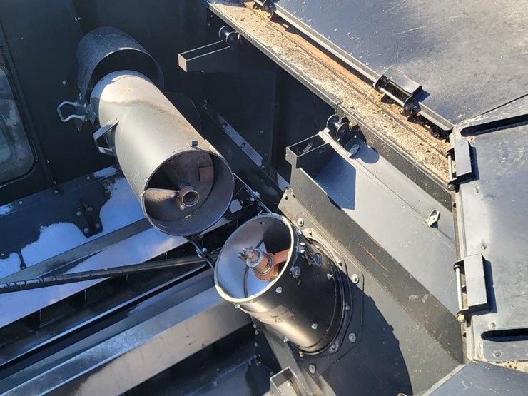 new-holland-cr9040-image-67