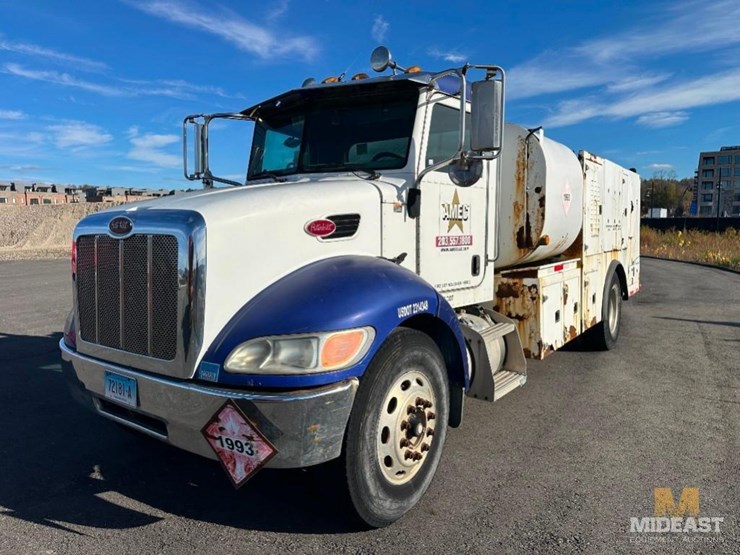 2004-peterbilt-pb335-fuel/lube-truck-xx65317-image-2