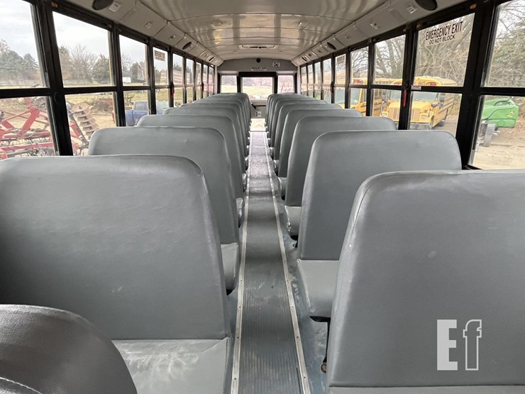 2015-thomas-saf-t-liner-c2-image-17