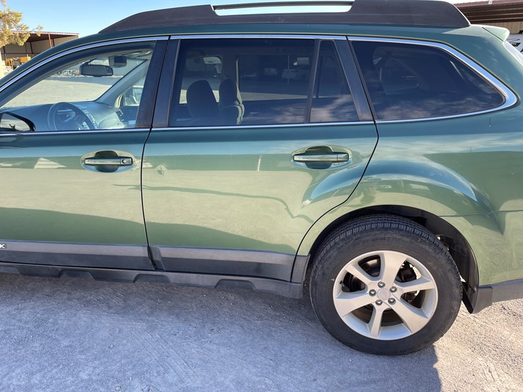 #8-•-2014-subaru-legacy-wagon-(nm-title-in-delay)-image-37