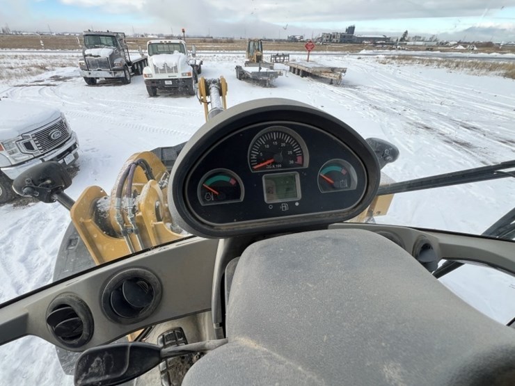 2014-caterpillar-930k-image-28