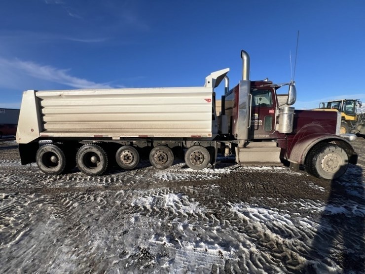 2020-peterbilt-389-image-6