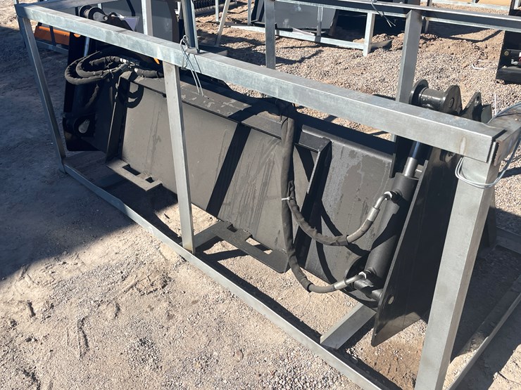 #252-•-40-in-1-combination-skid-steer-bucket-image-6