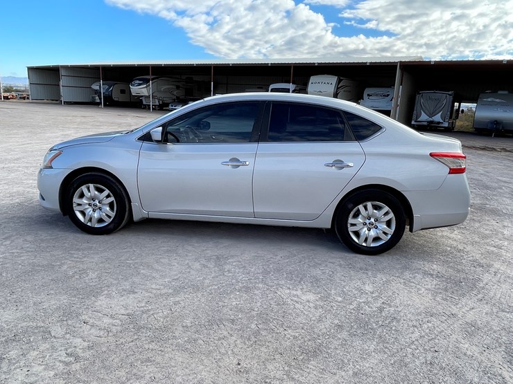 #4-•-2013-nissan-sentra-(has-nm-title)-image-8