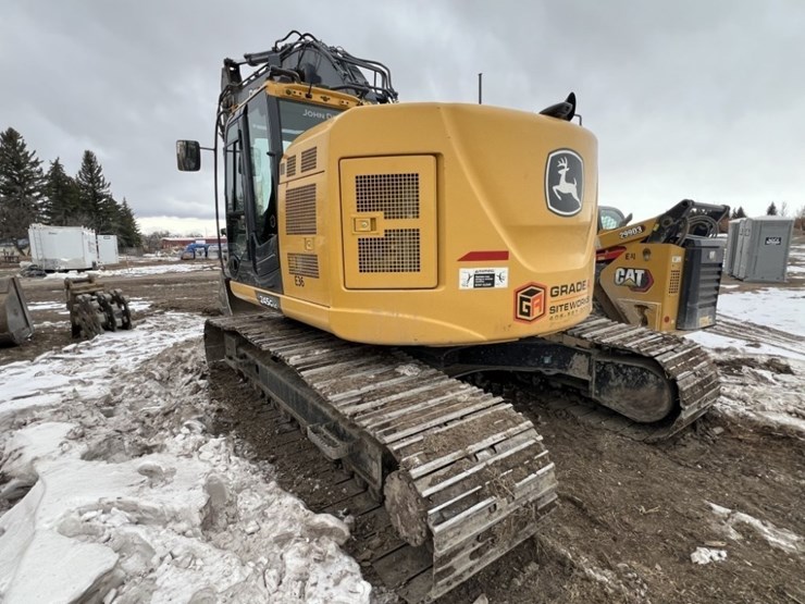 deere-245g-lc-image-3