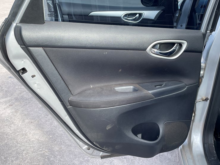 #4-•-2013-nissan-sentra-(has-nm-title)-image-59