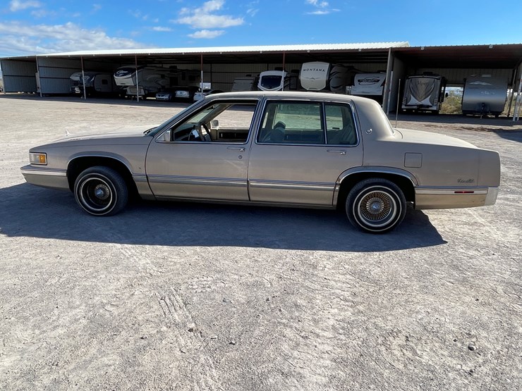 #7-•-cadillac-deville-(nm-title-in-delay)-image-8