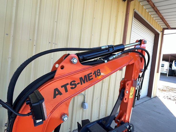 #236-•-mini-excavator-image-8