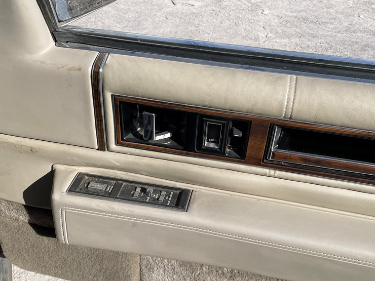 #7-•-cadillac-deville-(nm-title-in-delay)-image-51