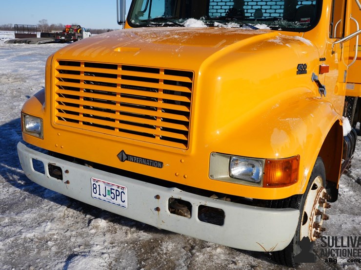 1998-international-4700-image-9