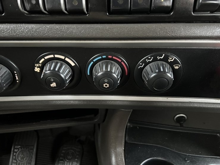 kenworth-t800-image-36