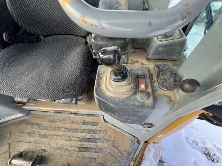 caterpillar-d3g-xl-image-14