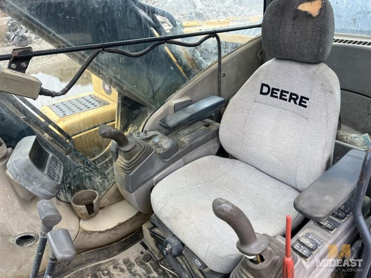 2010-200d-excavator-xx12078-image-28