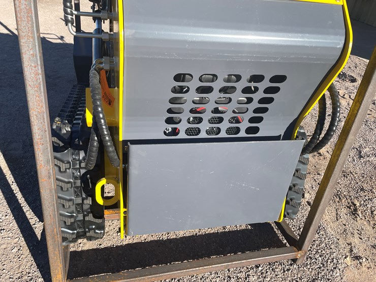 #224-•-mini-skid-steer-loader-image-16