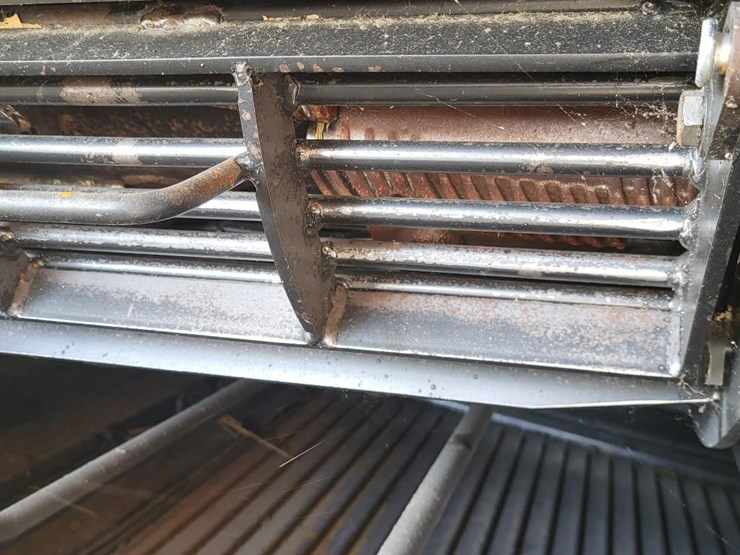 new-holland-cr9040-image-30