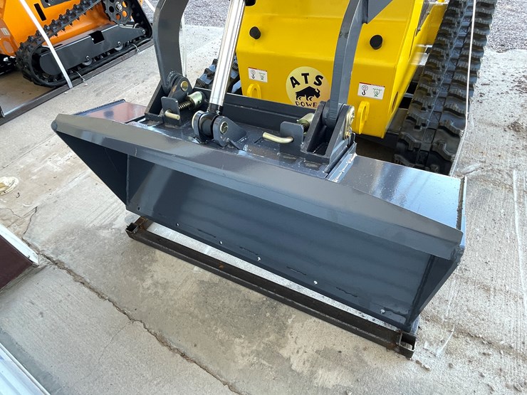 #223-•-mini-skid-steer-loader-image-3