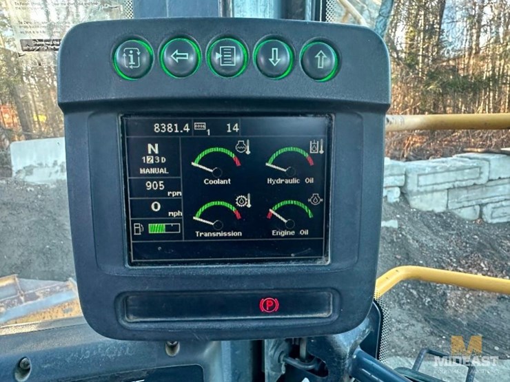 2012-deere-724k-image-29