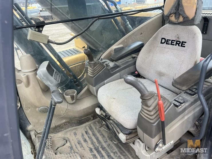 deere-200d-image-38