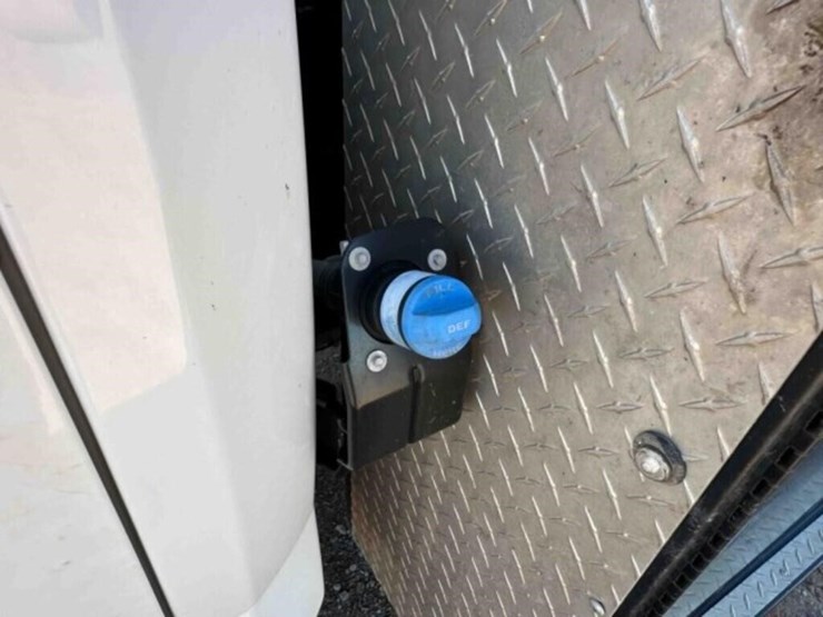 2024-ford-f350-image-16