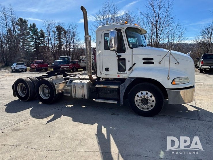 2018-mack-cxu613-truck-(gp12152)-image-2