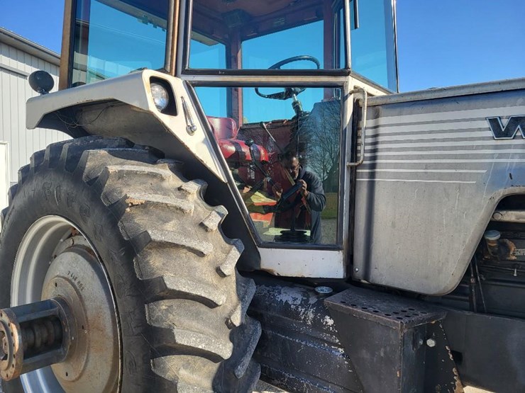 white-2-105-image-41