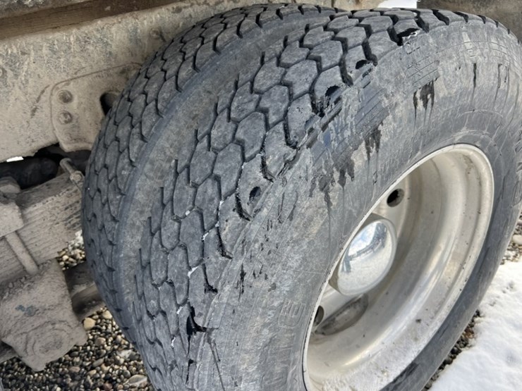 1998-peterbilt-379-image-22