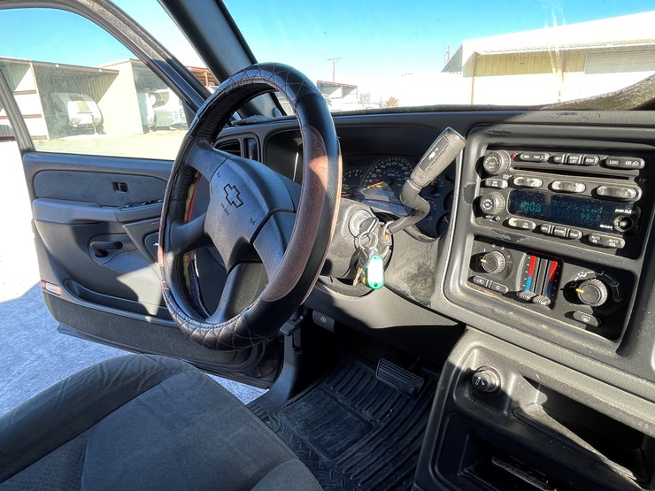 #5-•-2003-chevy-silverado-truck-(has-az-title)-image-95
