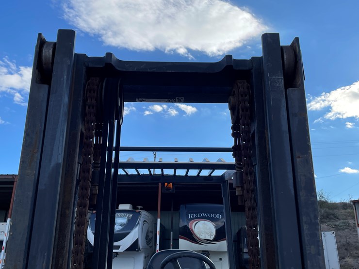 #15-•-2015-cat-forklift-image-34