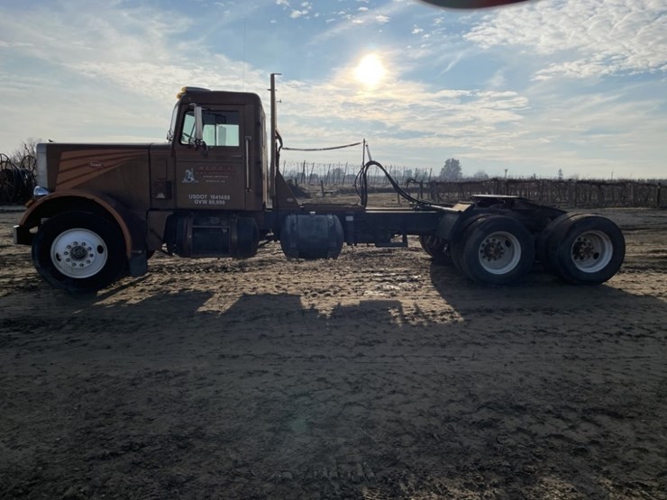 peterbilt-358-image-2