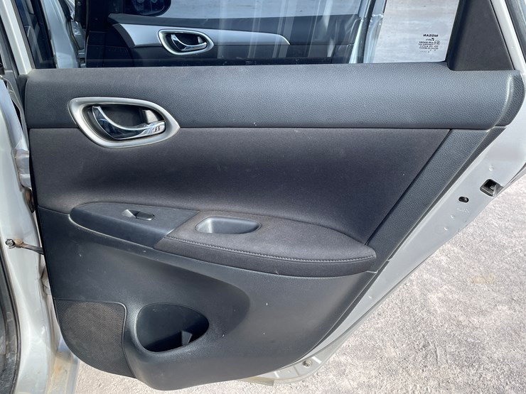 #4-•-2013-nissan-sentra-(has-nm-title)-image-56