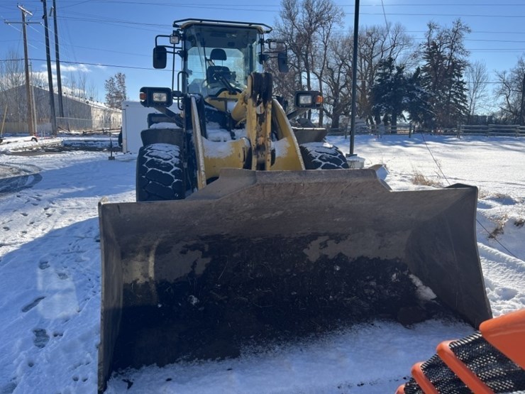 komatsu-wa320-8-image-8