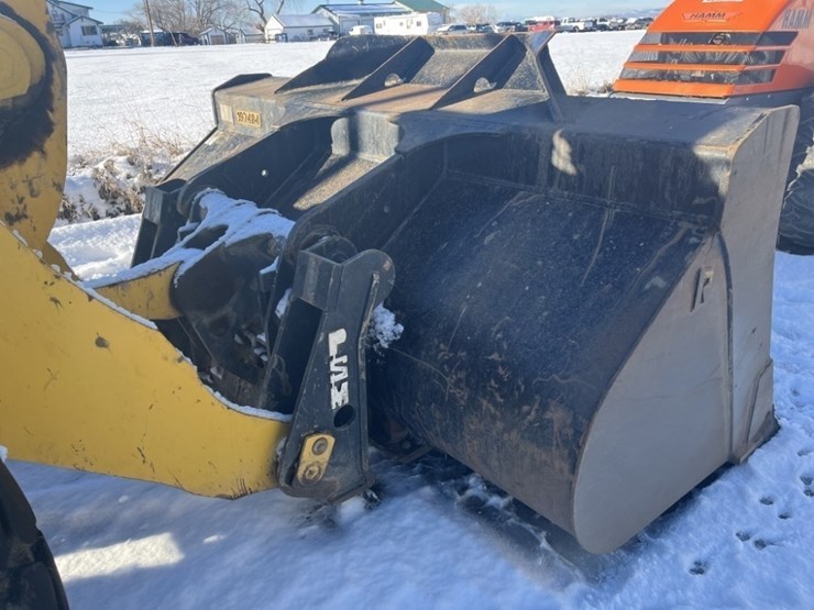 komatsu-wa320-8-image-15