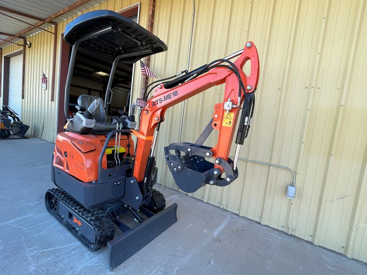 #236-•-mini-excavator-image-1