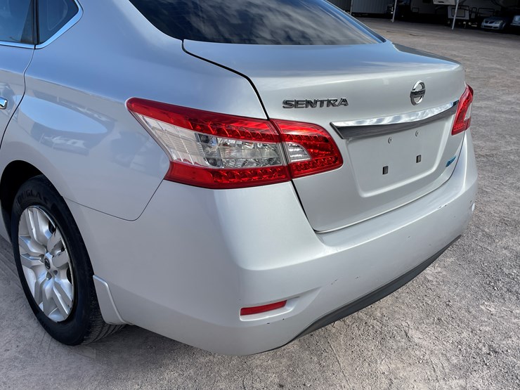 #4-•-2013-nissan-sentra-(has-nm-title)-image-43