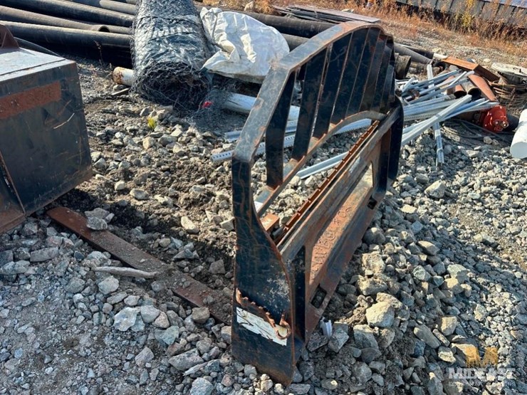 skid-steer-forks-image-2