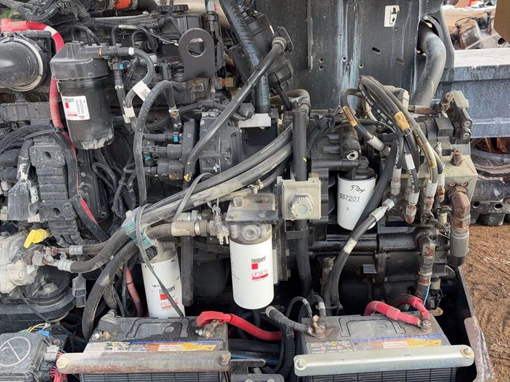 2015-jlg-g10-55a-image-31