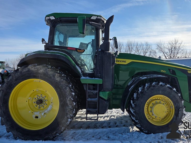 john-deere-8r-250-image-4